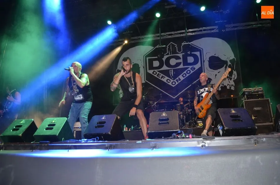 Foto 6 - Unas 3.000 personas se han reunido entorno al festival bejarano Abejarock  