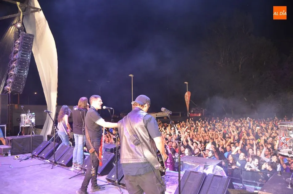 Foto 11 - Unas 3.000 personas se han reunido entorno al festival bejarano Abejarock  