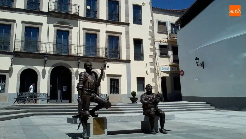 Plaza frente al Teatro Cervantes