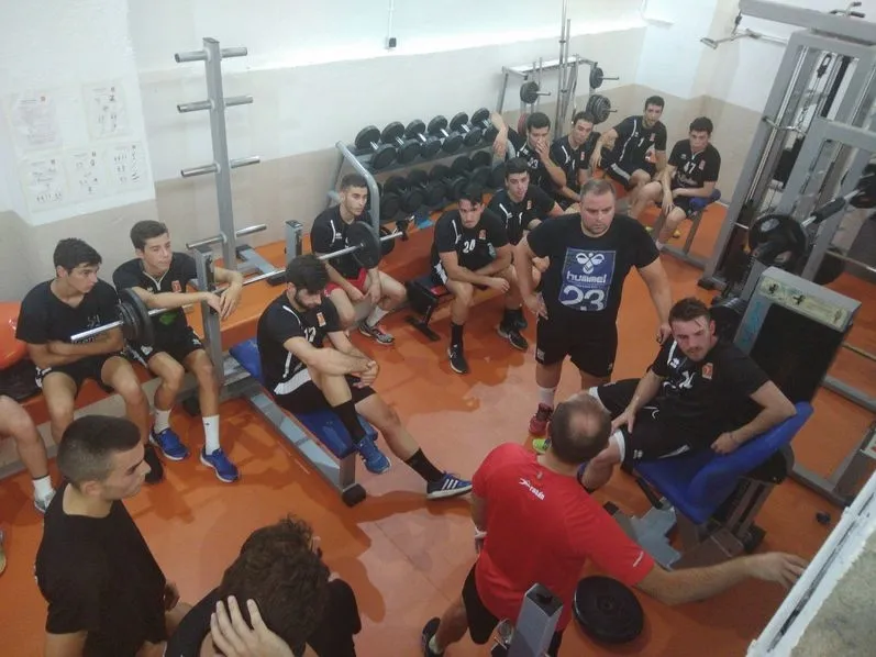 Foto 9 - El Club de Balonmano Ciudad de Salamanca inicia sus entrenamientos de pretemporada  