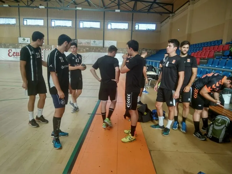 Foto 5 - El Club de Balonmano Ciudad de Salamanca inicia sus entrenamientos de pretemporada  