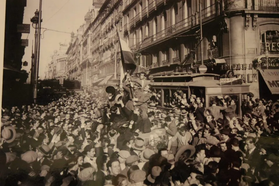Foto 2 - La Rep&uacute;blica, no hay II sin III