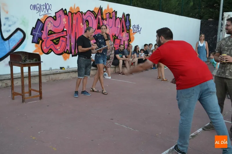 Foto 10 - Medio centenar de personas ocupan el Interpe&ntilde;as de Calva y Rana este lunes, junto a la fiesta de...