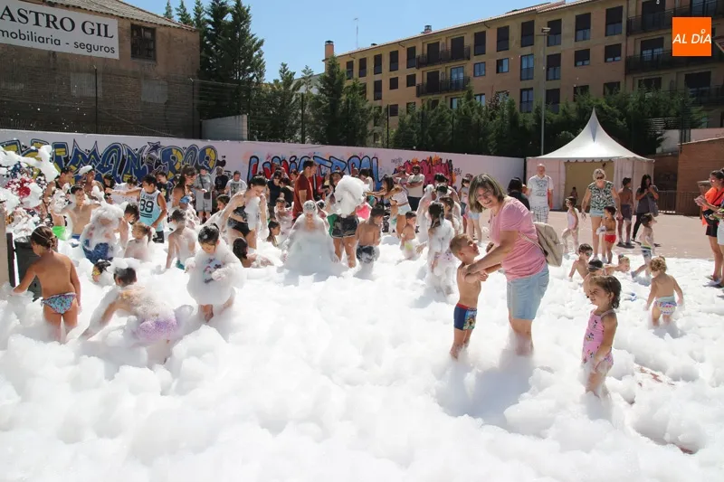 Foto 8 - Medio centenar de personas ocupan el Interpe&ntilde;as de Calva y Rana este lunes, junto a la fiesta de...