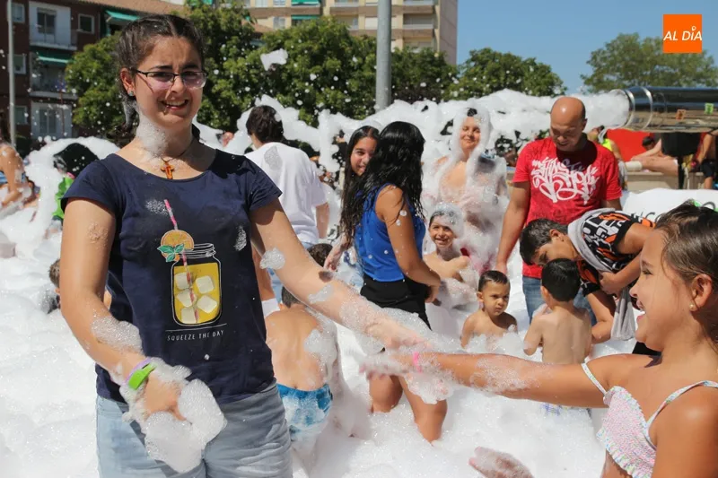 Foto 4 - Medio centenar de personas ocupan el Interpe&ntilde;as de Calva y Rana este lunes, junto a la fiesta de...