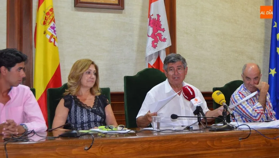 Comparecencia del Alcalde y parte de su equipo para dar explicaciones sobre la subvención de El Boasque