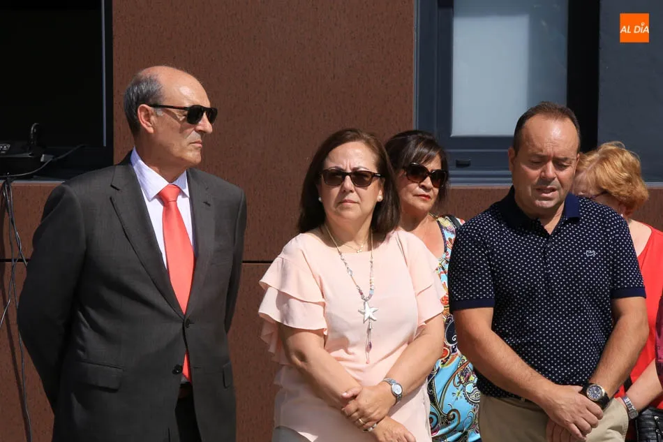 Foto 6 - Gomecello inaugura su nuevo Ayuntamiento con la presencia del presidente, la alcaldesa y concejales ...