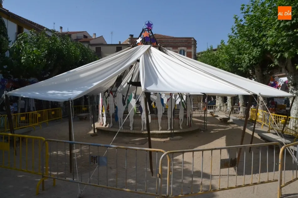 Foto 7 - El mercado de los martes comparte Plazuela con la gran &lsquo;jaima&rsquo; del Divierteatro  
