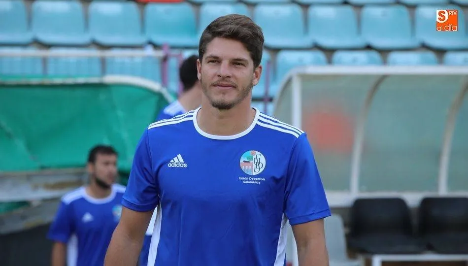 Antonio Amaro antes de iniciar un entrenamiento esta pretemporada en el Helmántico. Foto: Alberto Martín.