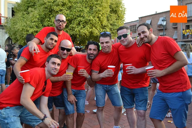 Foto 5 - Pe&ntilde;aranda se inunda de color y ambiente para dar la bienvenida a las Ferias y Fiestas
