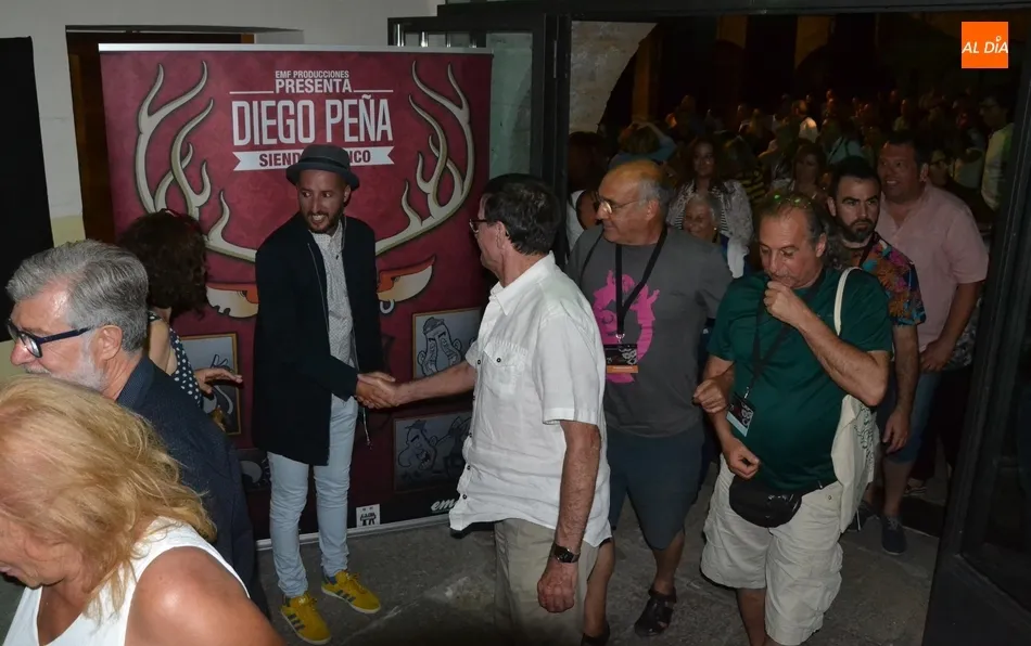 Foto 2 - Diego Pe&ntilde;a brinda una velada de carcajadas repasando su trayectoria en su regreso a Los Sitios  