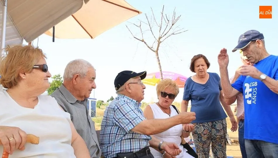 	Mayores en la localidad salmantina de Aldeatejada. Foto de Alberto Martín