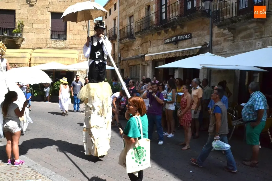 Foto 11 - Las palabras se convierten en protagonistas tanto a cubierto como al aire libre  