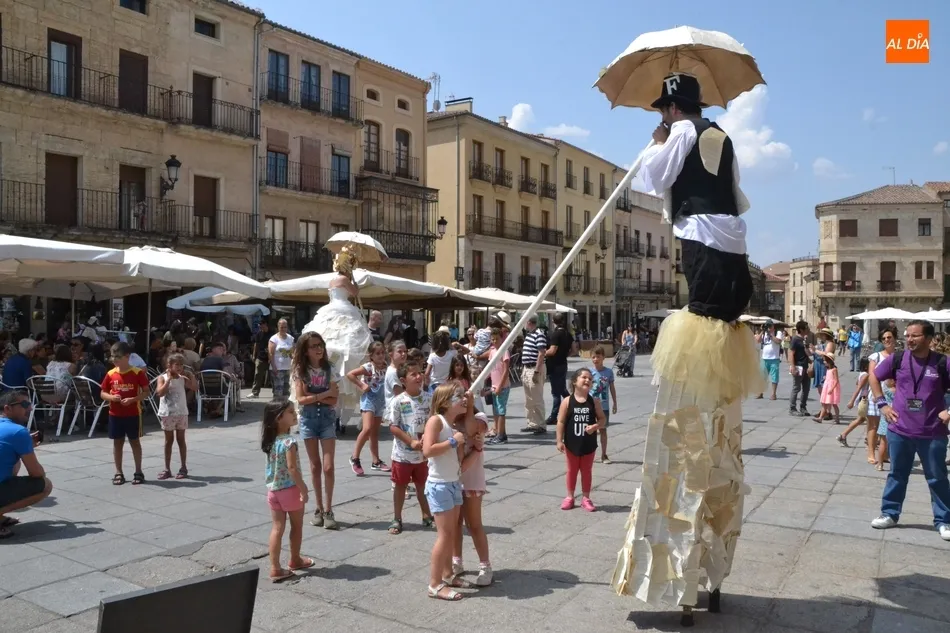 Foto 6 - Las palabras se convierten en protagonistas tanto a cubierto como al aire libre  