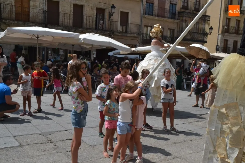 Foto 4 - Las palabras se convierten en protagonistas tanto a cubierto como al aire libre  