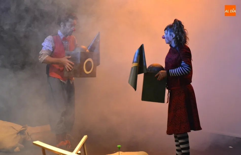 Potente estreno absoluto de Clownbatientes con el sinsentido de las guerras como eje  