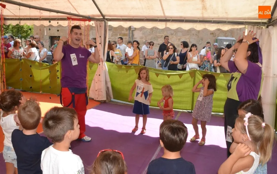 Foto 6 - El Divierteatro inicia su andadura con las mujeres como faro  