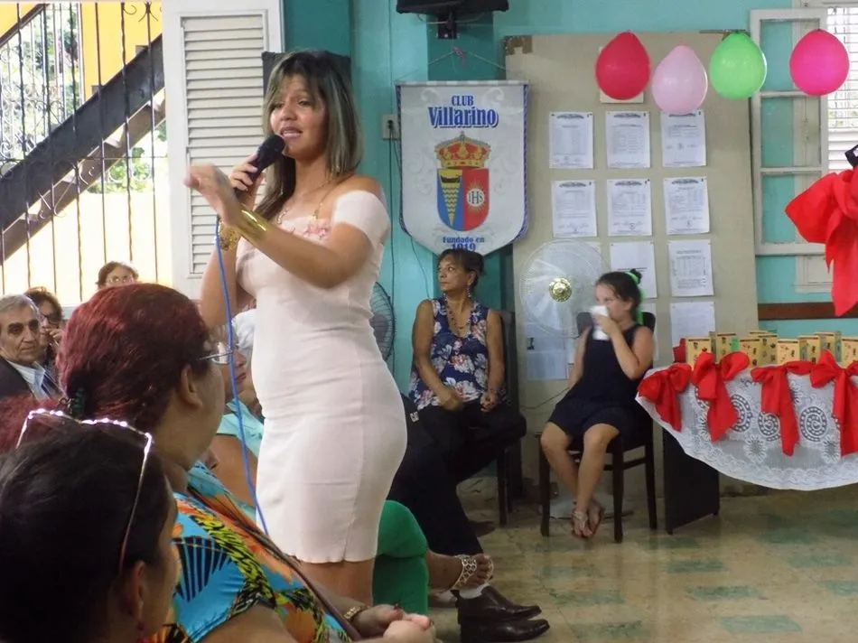 Foto 4 - Alrededor de 200 personas celebran la festividad de San Roque en el Club Villarino en La Habana  