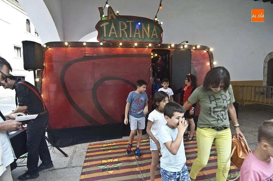 Foto 10 - Miguelillo y Teatro sobre ruedas demuestran que las caravanas tambi&eacute;n sirven como espacio...