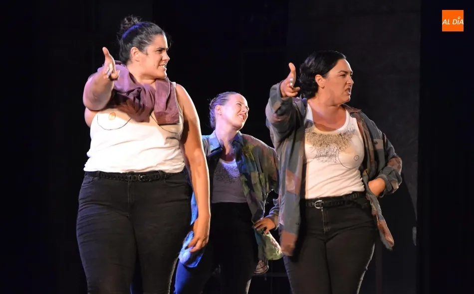 La lluvia salpica en Los Sitios el romance prohibido de las gallegas Elisa y Marcela  