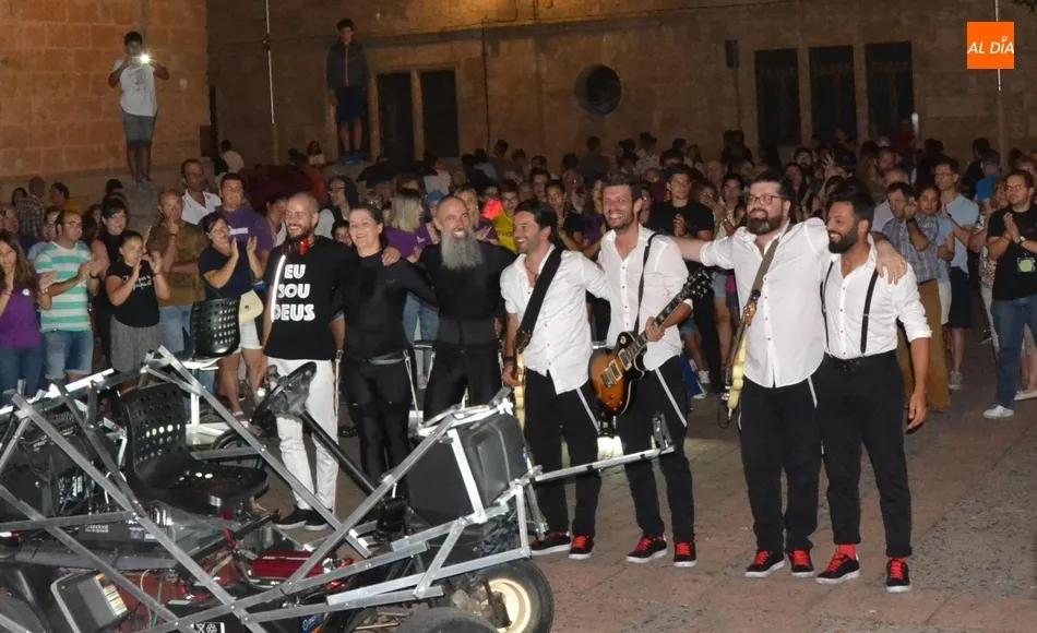 Foto 2 - Las calles se llenan de m&uacute;sica dirigida por un &lsquo;Dios&rsquo; y Bolonia de circo con un formato...