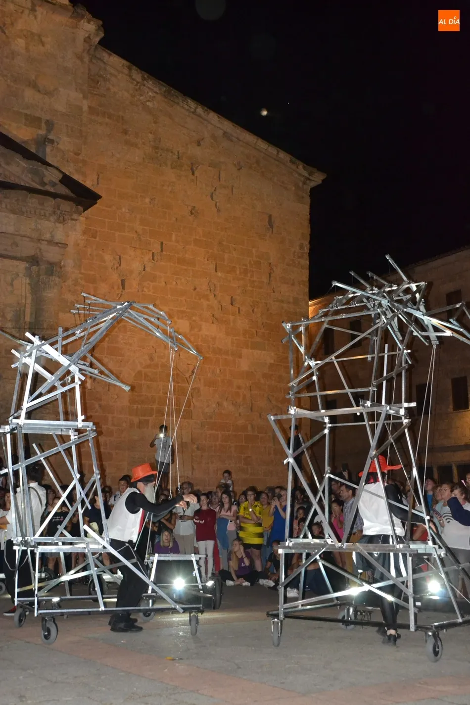 Foto 5 - Las calles se llenan de m&uacute;sica dirigida por un &lsquo;Dios&rsquo; y Bolonia de circo con un formato...