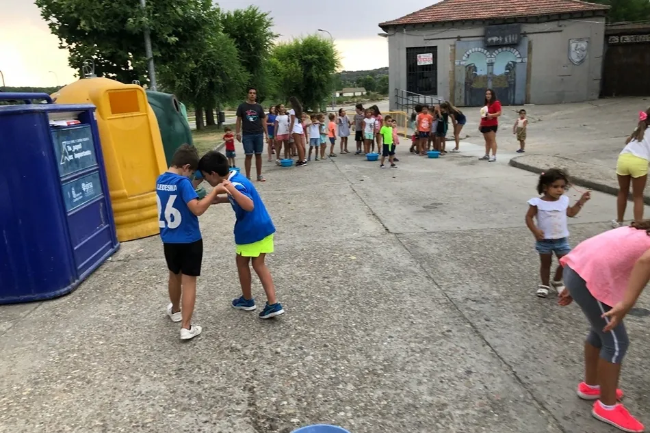 Foto 5 - Los ni&ntilde;os de Ledesma se lo pasan en grande con los juegos tradicionales