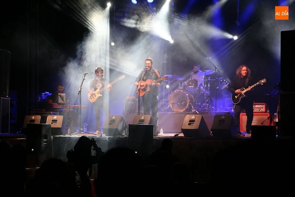 Foto 8 - El Granito Rock da el primer paso de las fiestas de San Bartolo