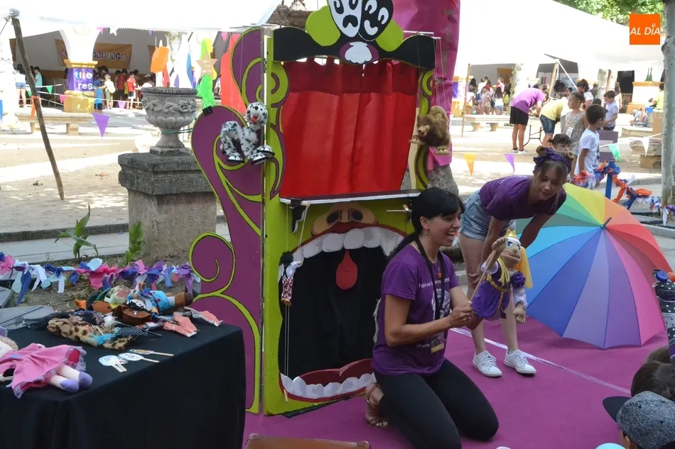 Taller de manipulación de títeres dentro del área de talleres colectivos | Fotos @kisanghani