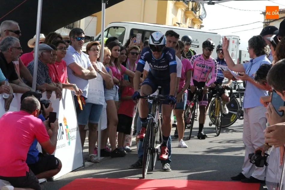 Foto 4 - Saucelle acoge con los brazos abiertos la renacida Vuelta a Salamanca con una crono espectacular