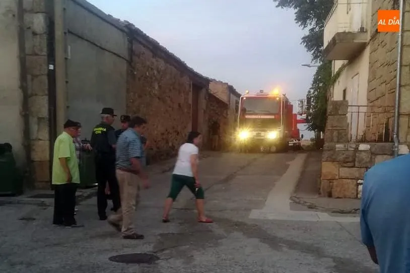 Foto 5 - Alarma en La Fregeneda por el incendio de una vivienda  