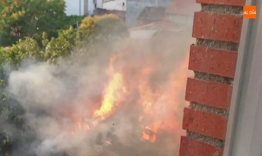 Foto 7 - Alarma en La Fregeneda por el incendio de una vivienda  
