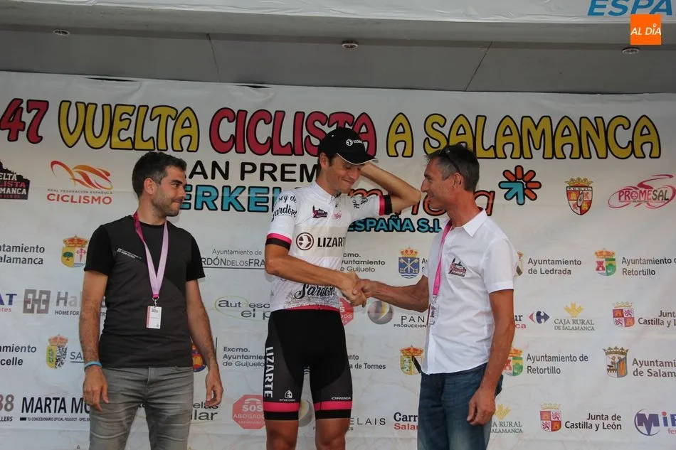 Foto 7 - Antonio Soto gana la crono de Saucelle y es el primer l&iacute;der de la Vuelta a Salamanca