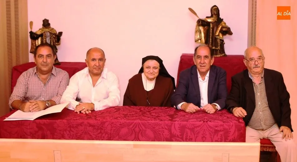 Firma del acta de la madre priora y los hermanos de Regina Rodríguez