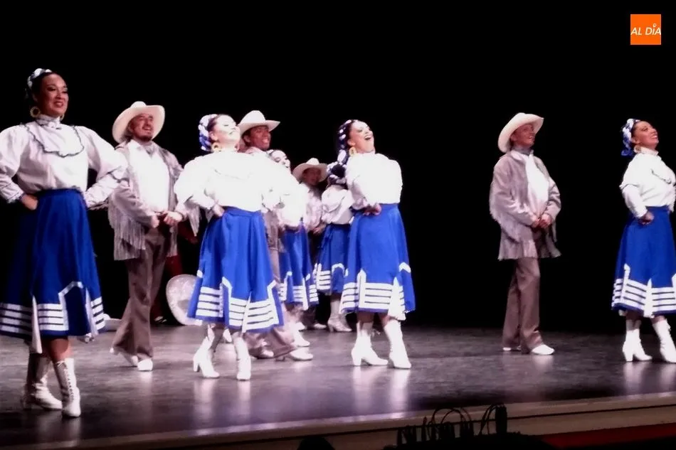 Foto 3 - Noche de danza con el ballet folkl&oacute;rico Mexico en Vivo en el Teatro Cervantes  