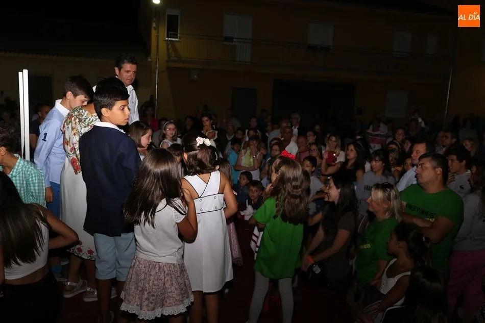 Foto 6 - Las fiestas arrancan con el preg&oacute;n de los ni&ntilde;os de la Escuela de Verano