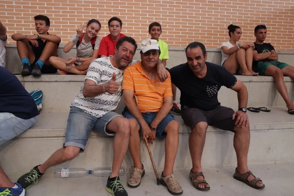 Foto 3 - Bar El Retiro se impone en el I Torneo de futbol sala de Sard&oacute;n de los Frailes  