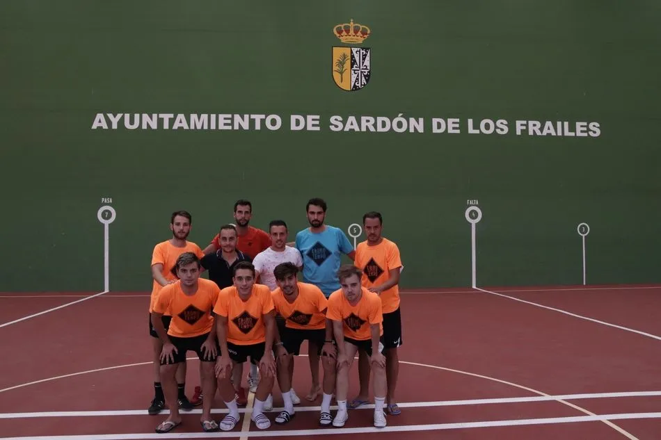 Foto 2 - Bar El Retiro se impone en el I Torneo de futbol sala de Sard&oacute;n de los Frailes  