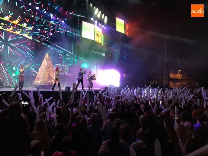 Foto 7 - M&aacute;s de 4.000 personas se entregan al fren&eacute;tico ritmo de la Orquesta Panorama en Pe&ntilde;aranda