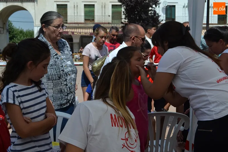Foto 4 - La multiactividad infantil llena de vida la Plaza Nueva