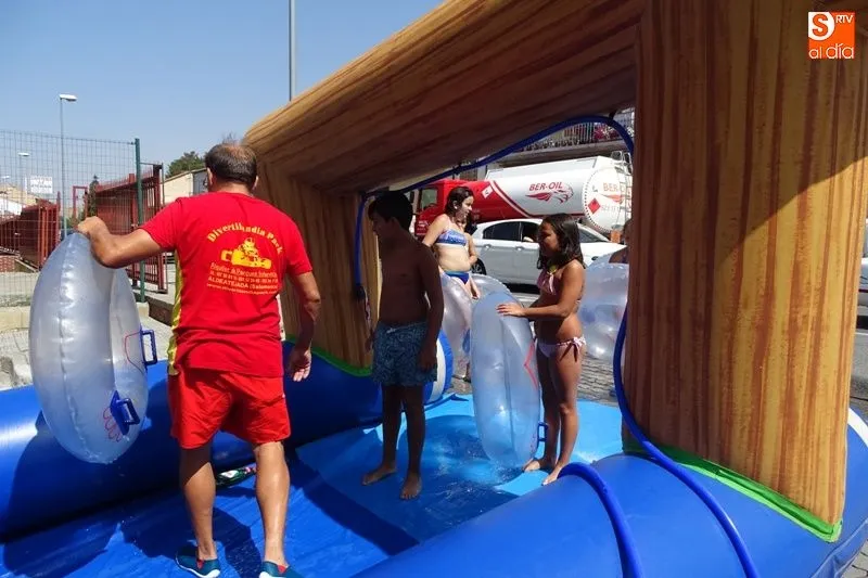 Foto 9 - Comienzan las fiestas con un parque acu&aacute;tico terrestre  