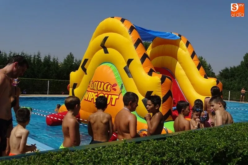 Foto 5 - Comienzan las fiestas con un parque acu&aacute;tico terrestre  
