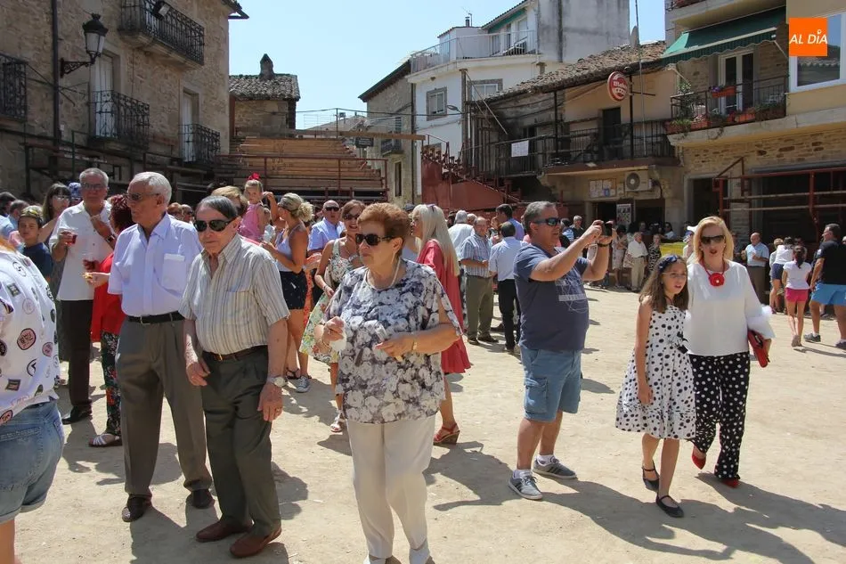 Foto 5 - La capital de La Ribera se rinde a San &lsquo;Bartolo&rsquo; en el d&iacute;a grande de las Fiestas del Toro  