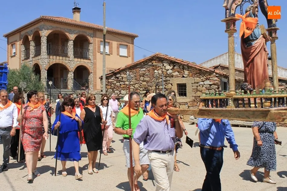 Foto 11 - Bailes y tradici&oacute;n para honrar a San Bartolom&eacute; en Golpejas