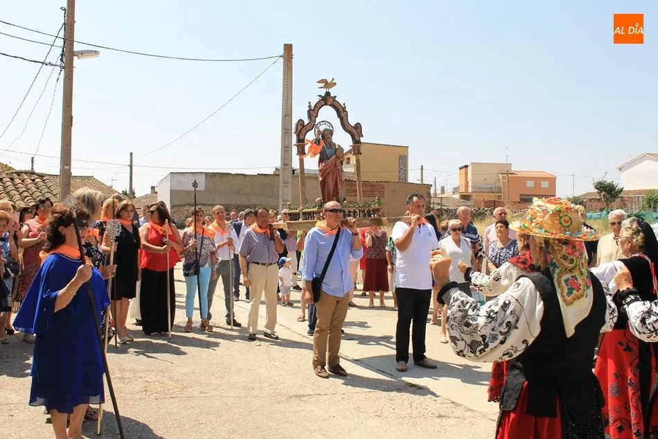 Foto 5 - Bailes y tradici&oacute;n para honrar a San Bartolom&eacute; en Golpejas