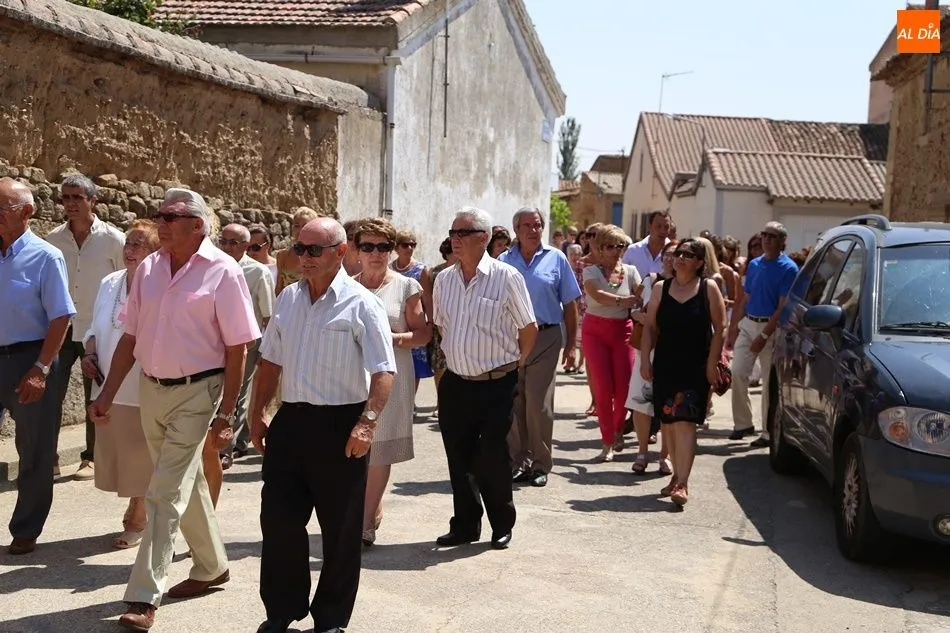 Foto 7 - San Bartolom&eacute; sale en procesi&oacute;n al ritmo de la gaita y el tamboril