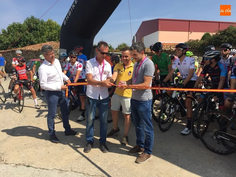 Foto 6 - Sard&oacute;n de los Frailes, punto de partida de la segunda etapa de la Vuelta a Salamanca