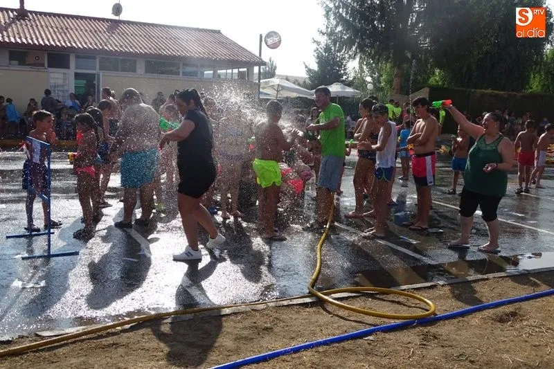 Foto 5 - Una batalla&nbsp;pasada por agua  