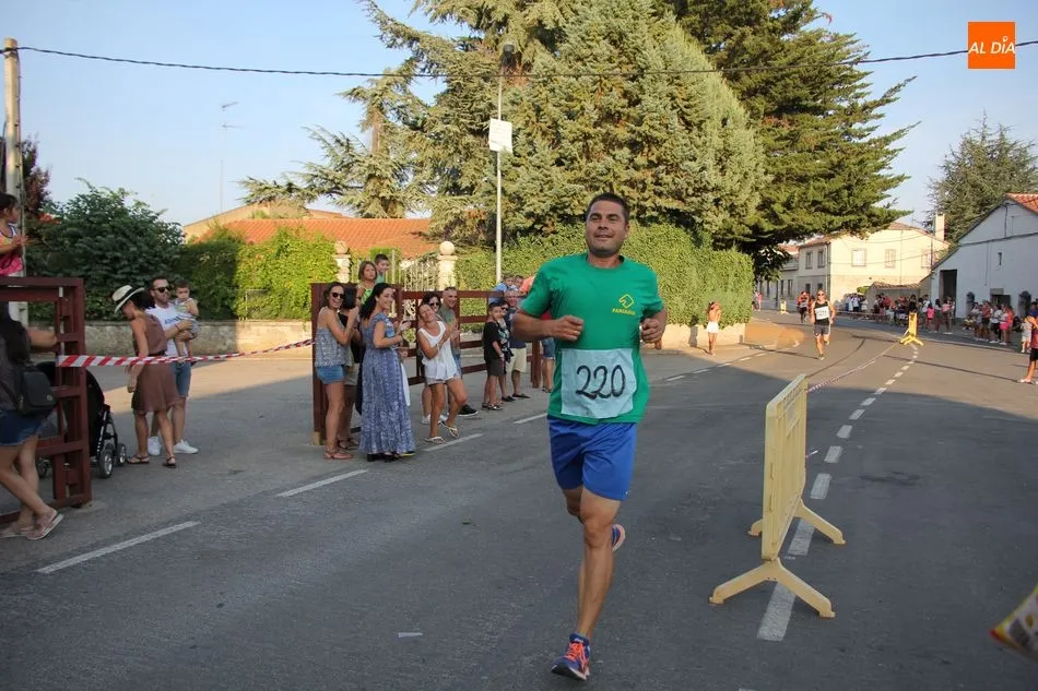 Foto 7 - Animada y concurrida Milla Urbana por las calles de la capital de la charrer&iacute;a  