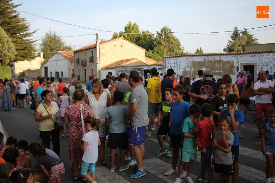 Foto 4 - Animada y concurrida Milla Urbana por las calles de la capital de la charrer&iacute;a  